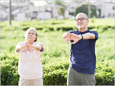 運動が加齢による体力の低下を抑えるメカニズム